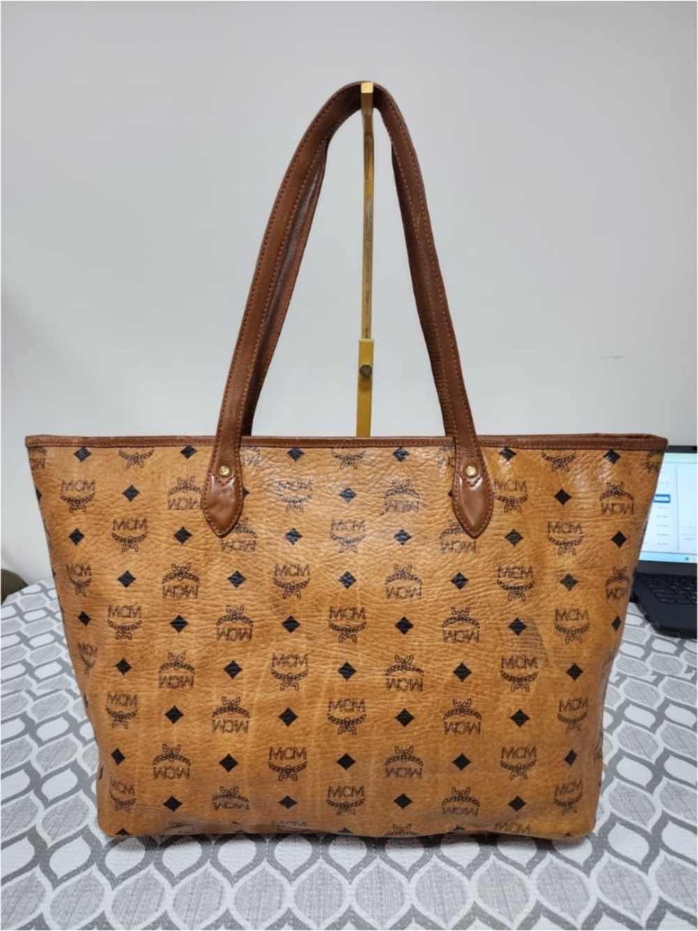 Authentic MCM Visetos Striped Shopper Tote Bag Cognac - Picture 4 of 14